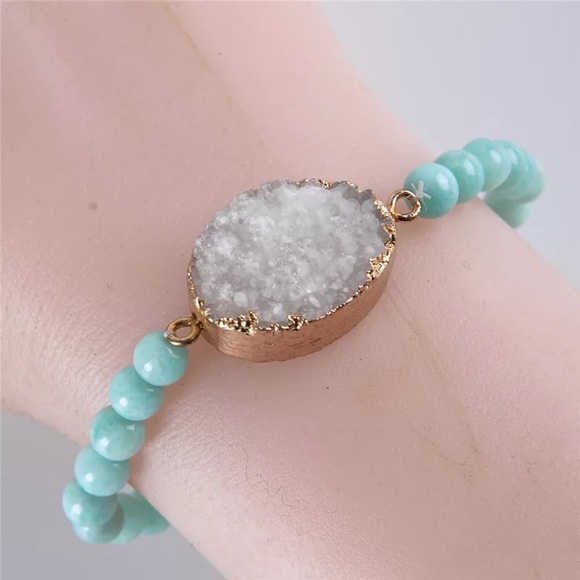 Gorgeous Druzy Anthropologie bracelet💚💫 - Picture 3 of 6